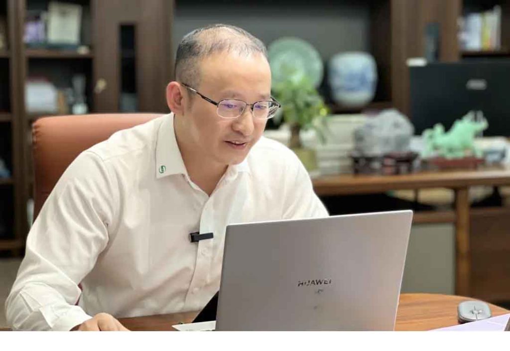 情暖学子 助学圆梦 | 萨震程总为员工家准大学生子女进行职业规划指导及助学