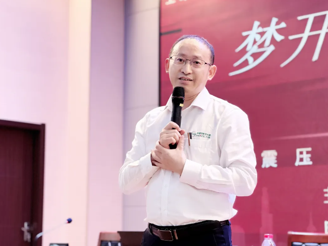 《梦开始的地方》| 萨震程总受邀上海食品科技学校演讲，点亮学子逐梦之路